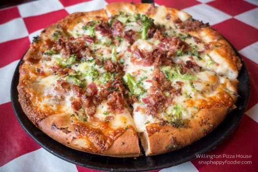 Eating Out: Willington Pizza House | Willington, CT
