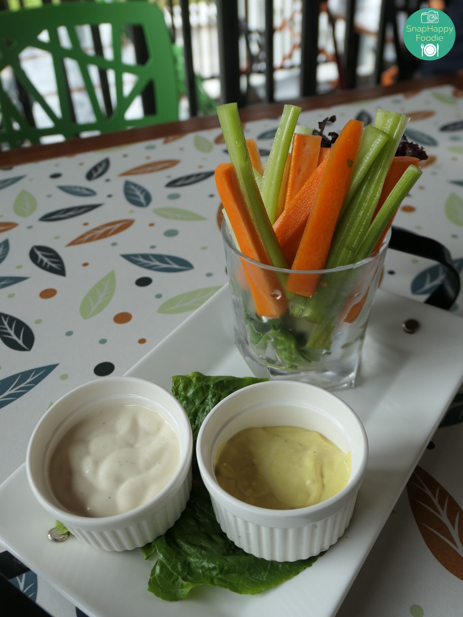 Veggies with Dip - T'Viand Specials - SnapHappy Foodie | www.snaphappyfoodie.com